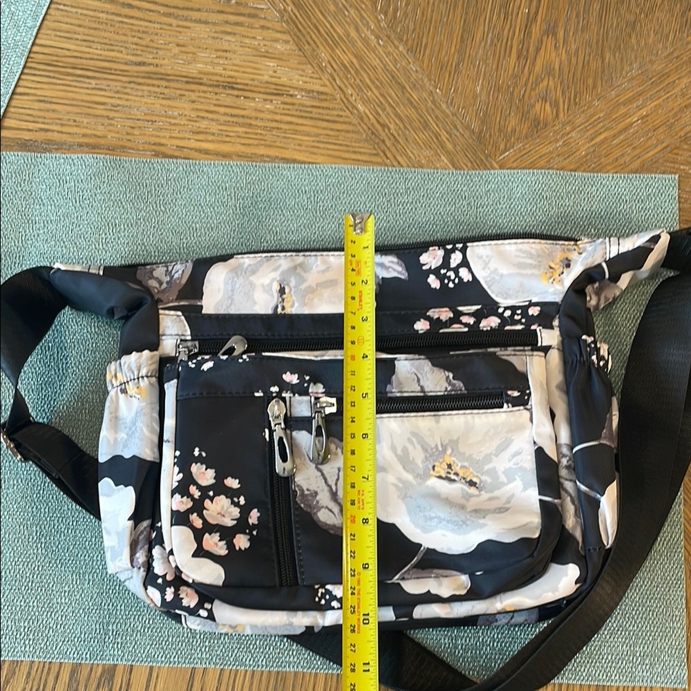 Floral Crossbody Bag - Picture 5 of 6